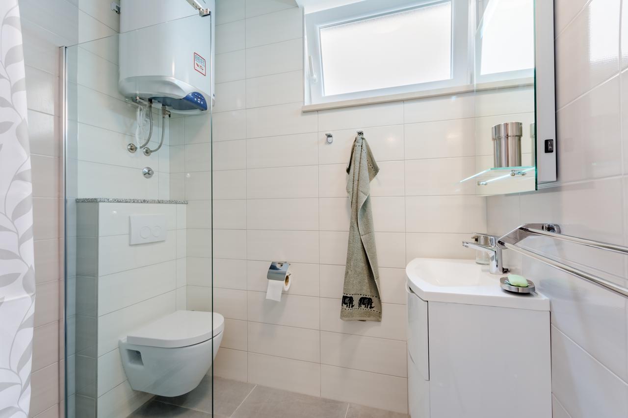 Apartment Karlo Каштела Екстер'єр фото